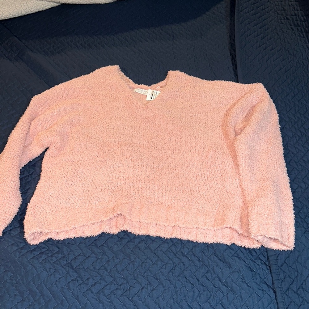 Never worn super soft sweater!!